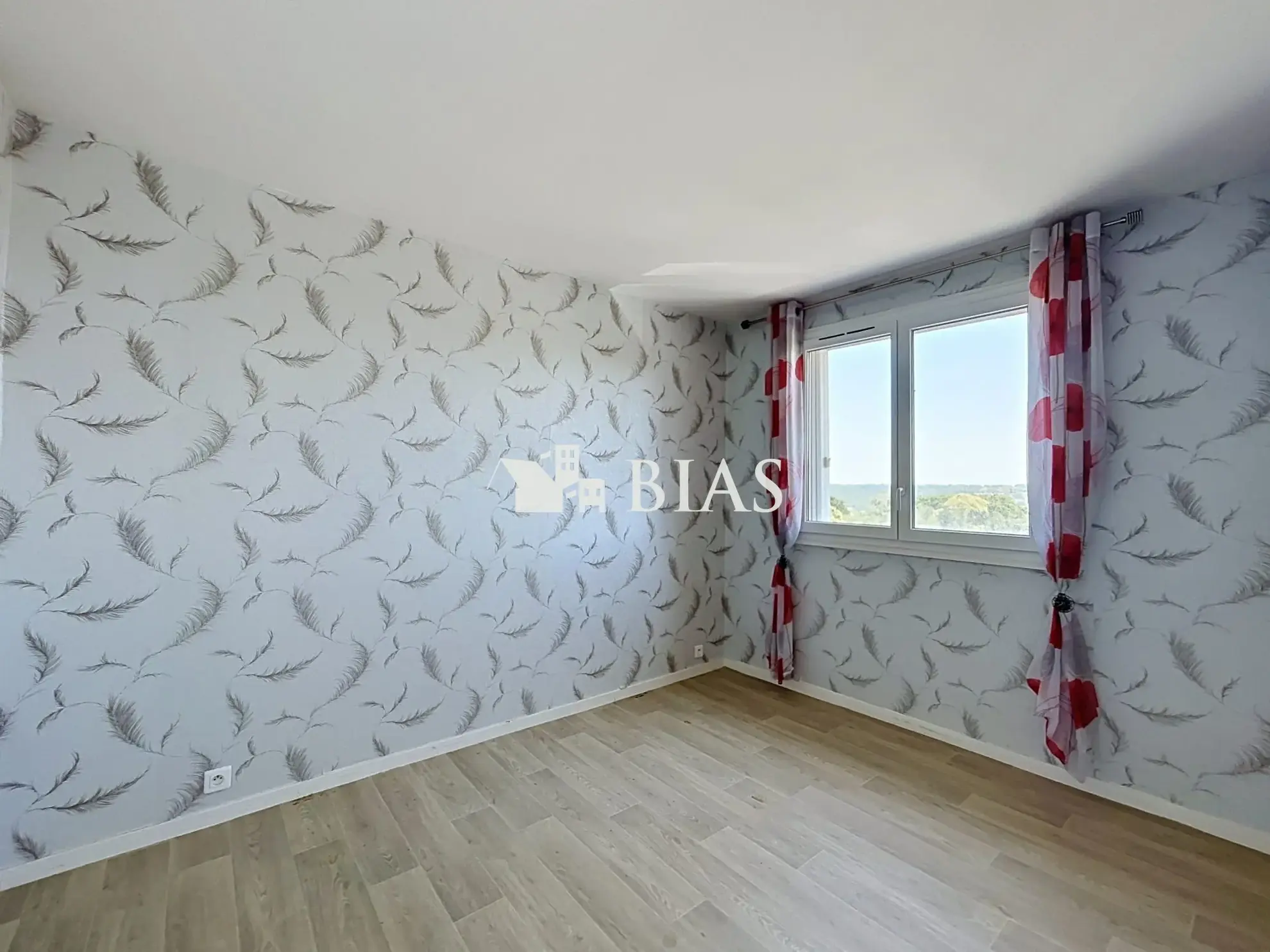 Appartement avec balcon, ascenseur et isolation extérieure à Maromme 