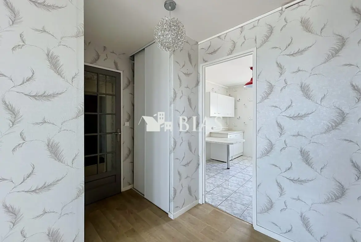 Appartement avec balcon, ascenseur et isolation extérieure à Maromme 