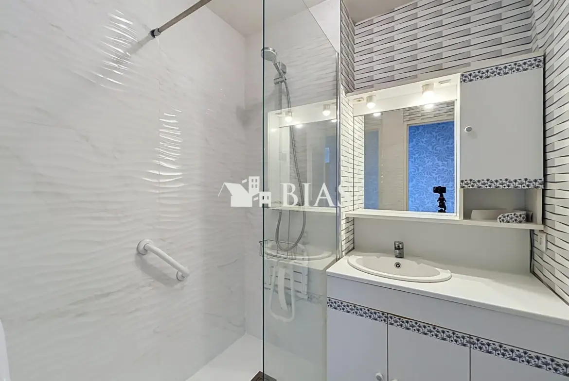 Appartement avec balcon, ascenseur et isolation extérieure à Maromme 