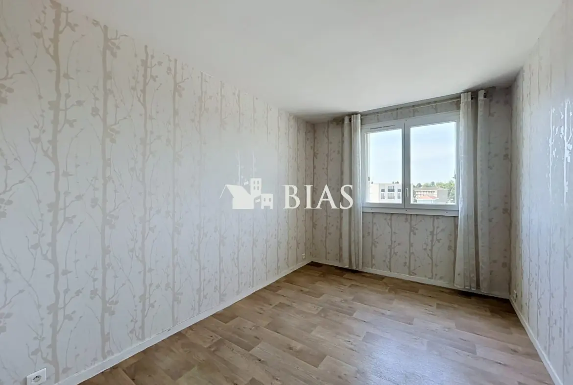 Appartement avec balcon, ascenseur et isolation extérieure à Maromme 