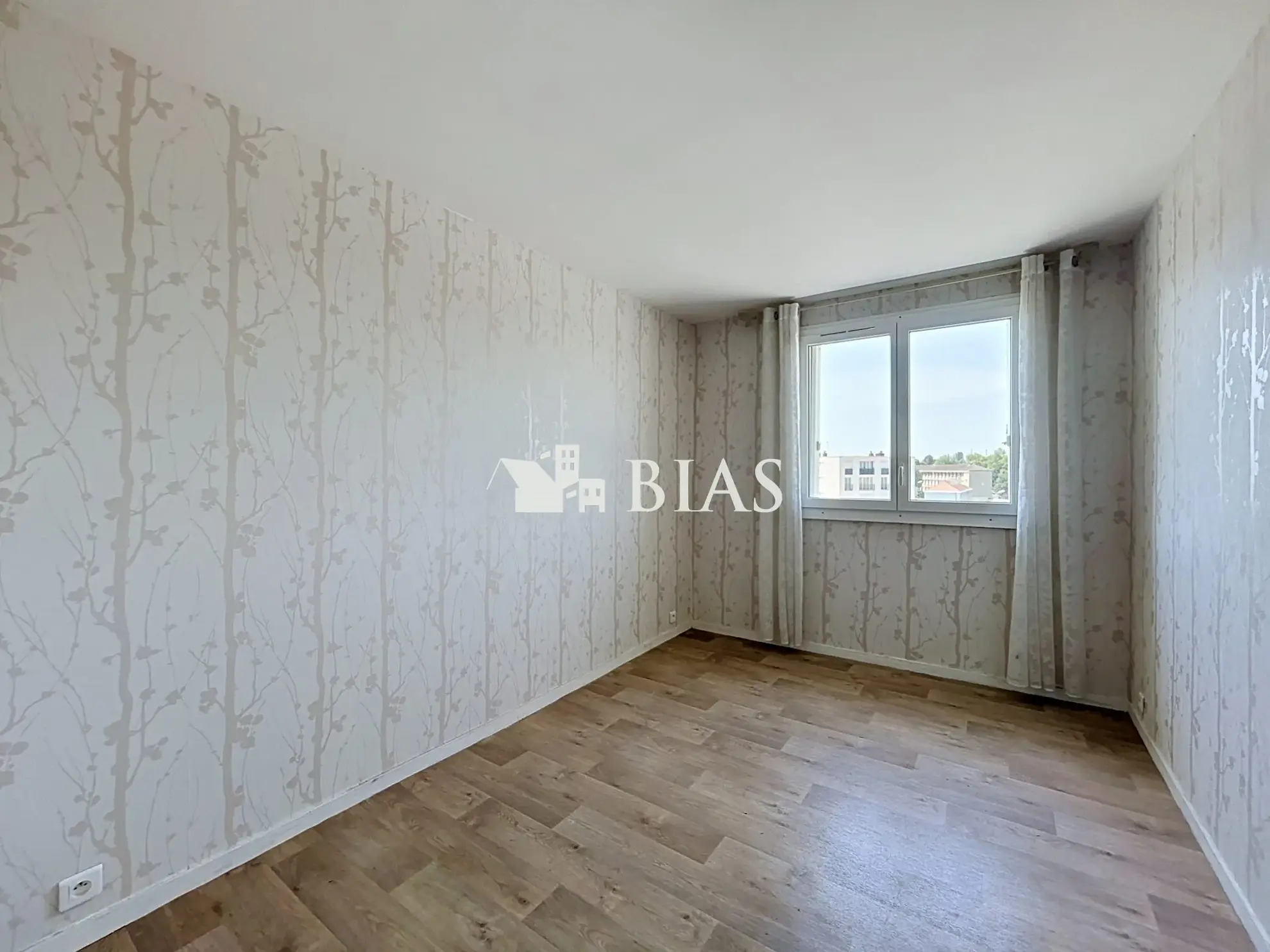 Appartement avec balcon, ascenseur et isolation extérieure à Maromme 