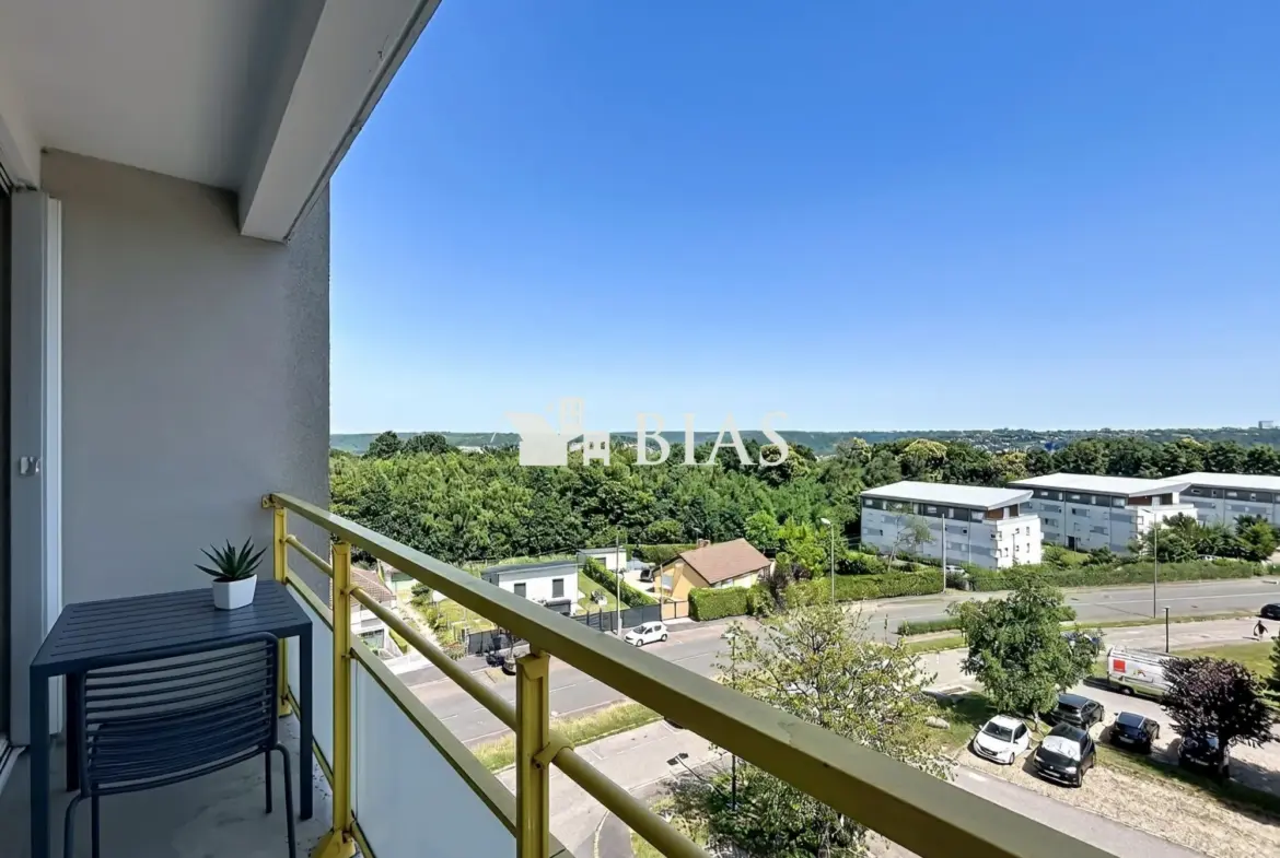 Appartement avec balcon, ascenseur et isolation extérieure à Maromme 