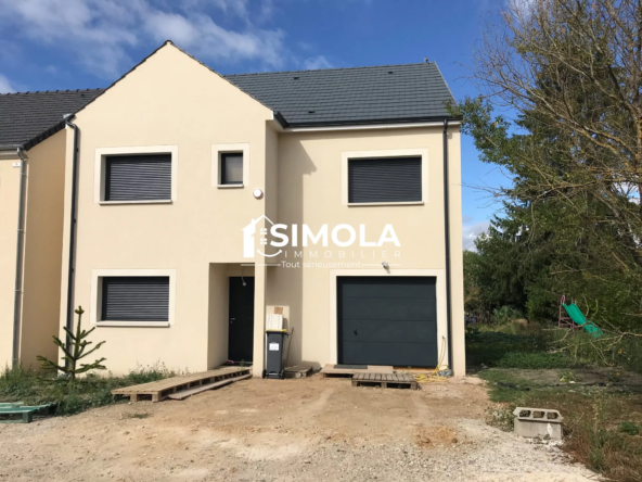 Terrain à vendre de 473 m² à Pierre-Levée, idéal pour votre maison de rêve