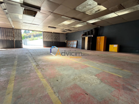 Local industriel de 160 m² à Saint-Étienne, idéal artisans et stockage