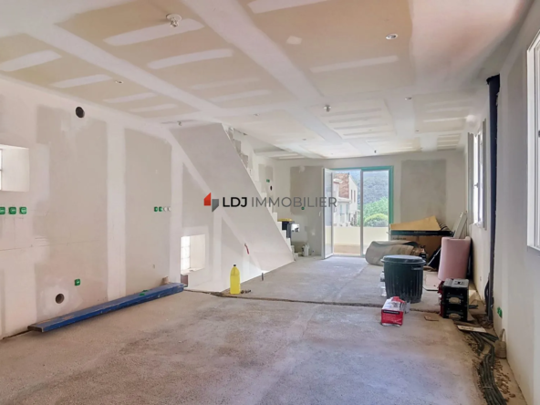 Maison de village à Le Boulou de 72 m² avec terrasse et potentiel de rénovation