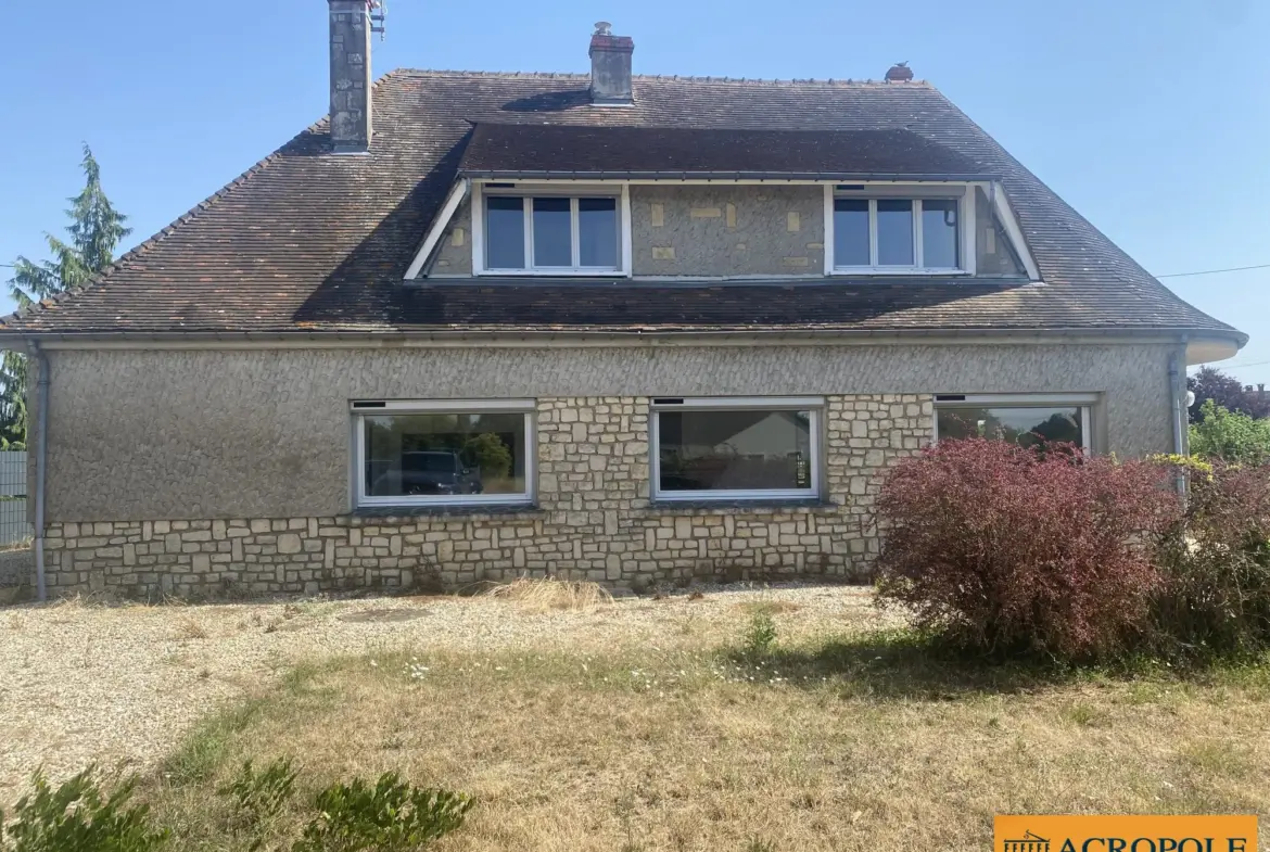Maison familiale à Poilly-lez-Gien avec grand terrain, garage et 5 chambres 