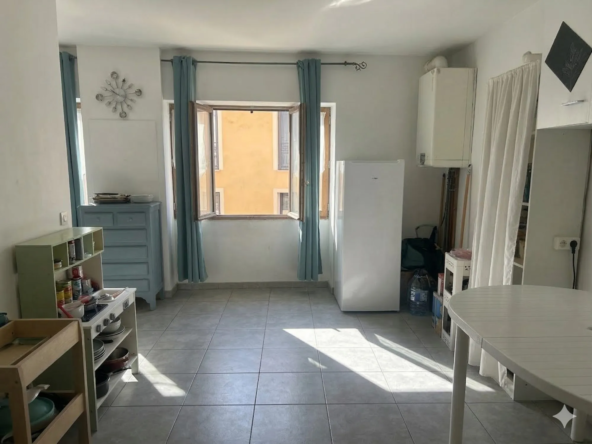Duplex de charme avec cour paysagée à Ars-sur-Formans