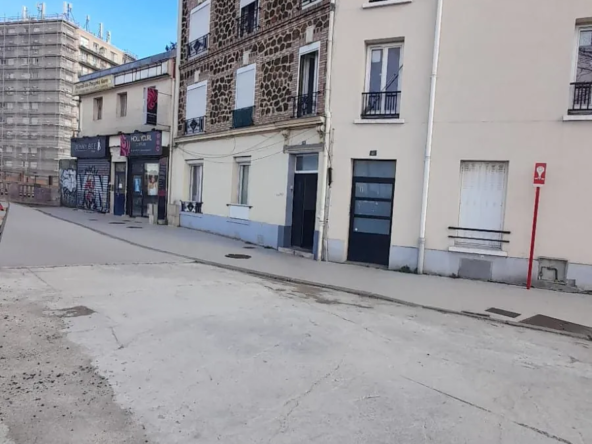 Appartement 2 pièces en investissement locatif à Noisy-le-Sec face au RER