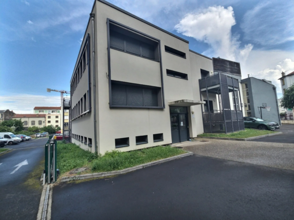 Studio avec grand balcon et parking privé à Clermont-Ferrand