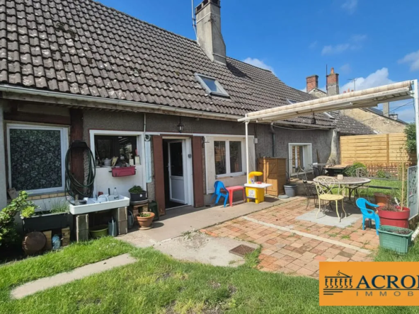 Maison mitoyenne de 164 m² avec terrain clos à Aubigny-sur-Nère