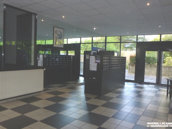 Studio en LMNP sous bail commercial à Voiron - Investissement loué