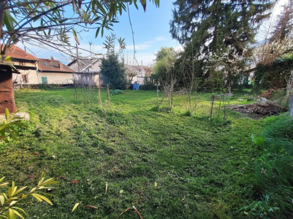 Terrain constructible à Claix de 416 m² avec vue sur Belledonne