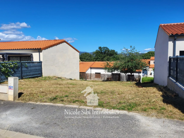 Terrain constructible de 200 m² à Corbère-les-Cabanes, proche Thuir