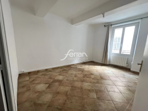 Appartement 2 pièces à vendre à Trans-en-Provence, 38 m² avec cave