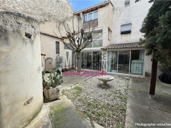 Appartement à vendre à Pernes-les-Fontaines avec terrasse et cour privée