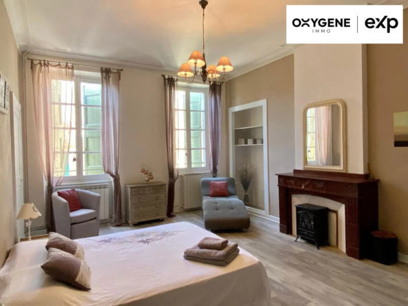 Superbe appartement de 122 m2 au centre de Carcassonne, 3 chambres, meublé, idéalement situé