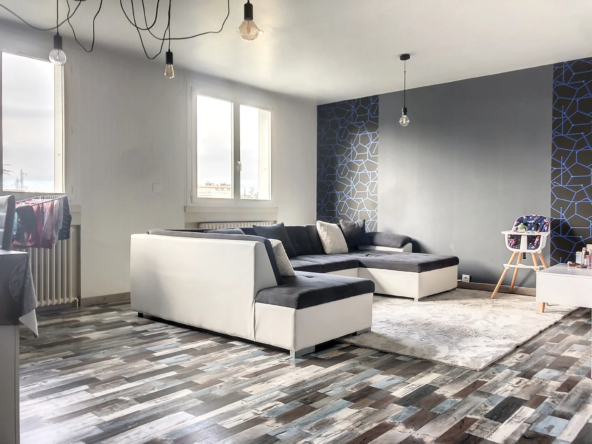 Appartement T4 en dernier étage avec parking à Bellevue/Solaure, Saint-Étienne