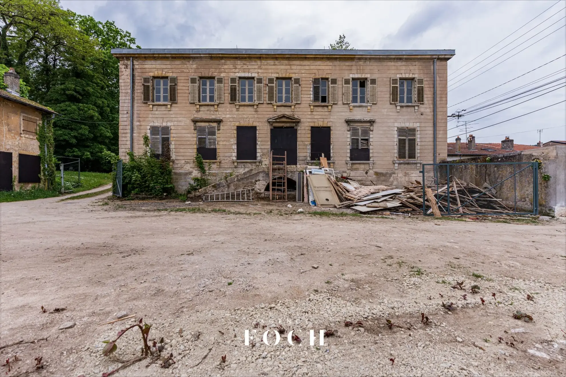 Vaste plateau brut à rénover à Pagny-sur-Moselle, idéal pour projet personnalisé 