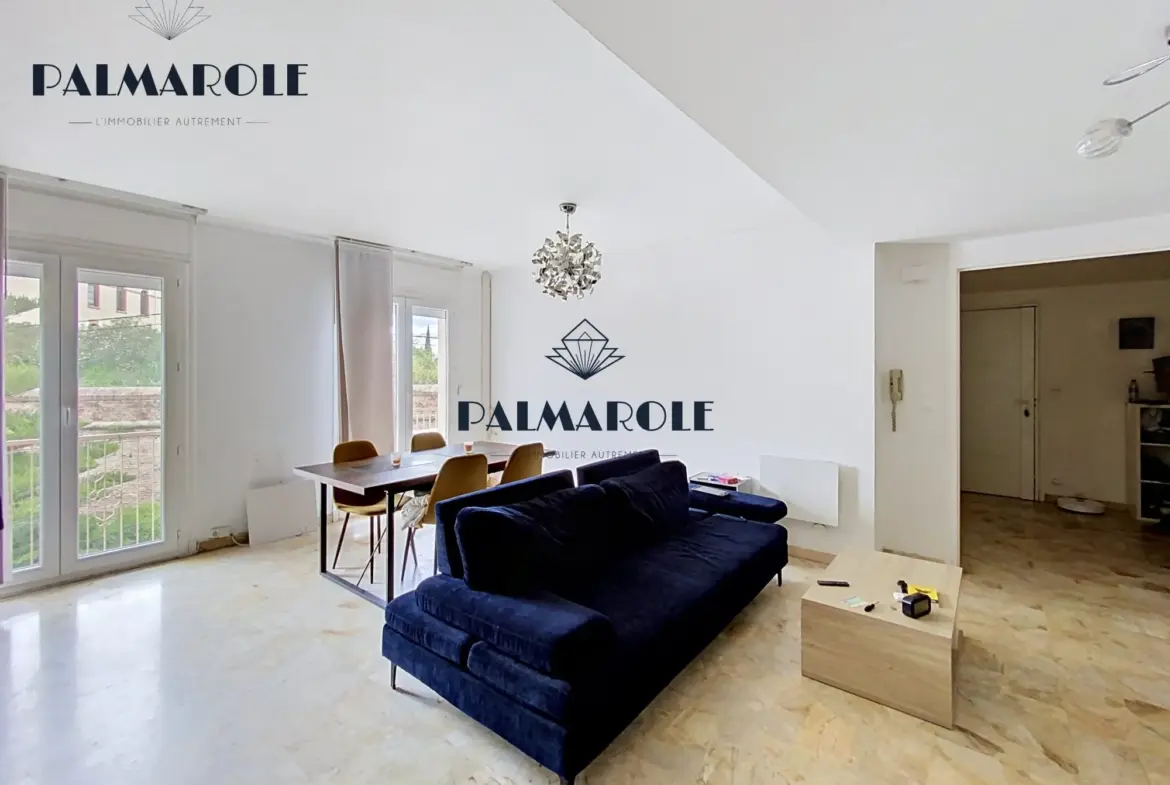 Appartement Duplex T3 à Perpignan avec Stationnement et Proximité Commerces 