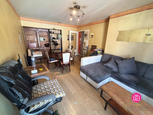 A vendre appartement F2 à Lille avec parking privé, à rénover