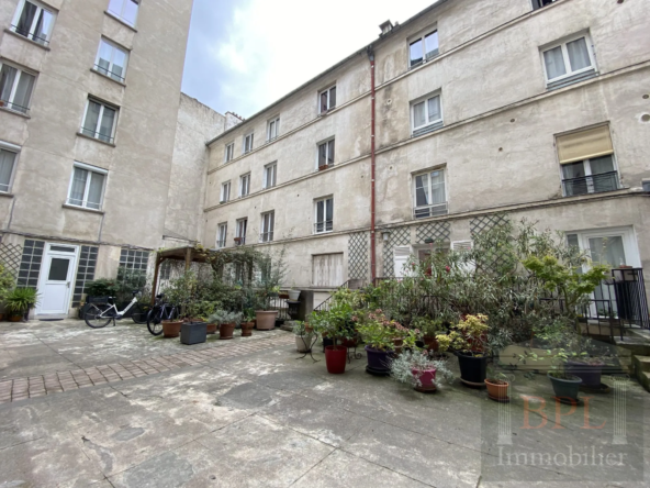 Appartement à vendre à Paris 10e - Opportunité d’investissement dans une copropriété du XIXe siècle