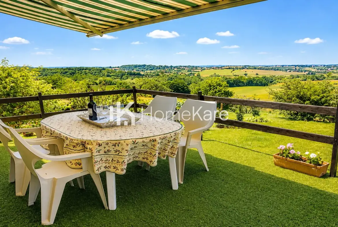 Maison avec deux logements, piscine et vue panoramique à Saint-Marcet 