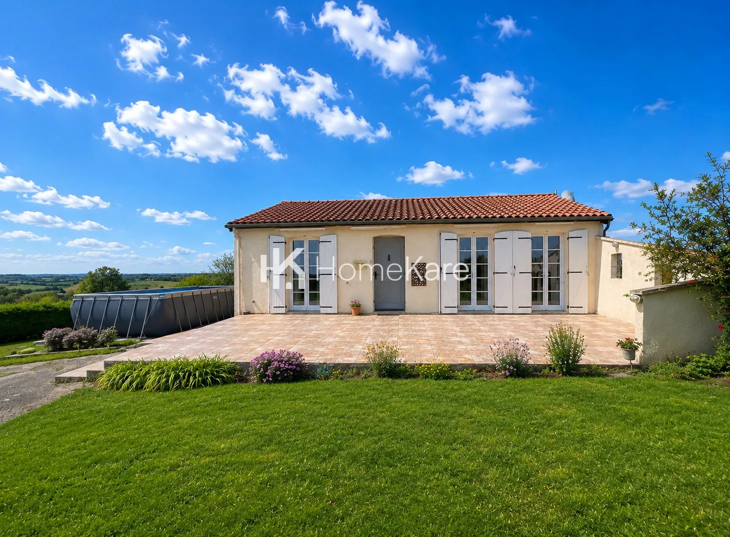 Maison avec deux logements, piscine et vue panoramique à Saint-Marcet 