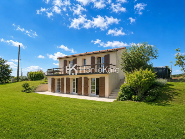 Maison avec deux logements, piscine et vue panoramique à Saint-Marcet