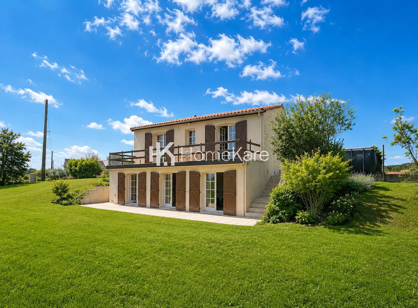 Maison avec deux logements, piscine et vue panoramique à Saint-Marcet 