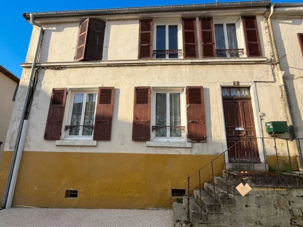 Maison ancienne de 103 m² à rénover avec grange de 107 m² à Proverville