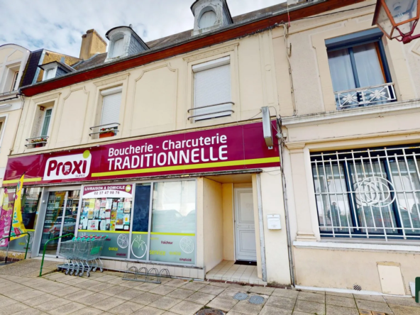 Immeuble ancien avec forte rentabilité au centre de Brou