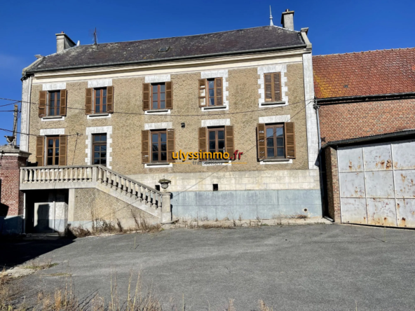 Cour Maison à vendre à Davenescourt proche Montdidier avec grand potentiel de rénovation