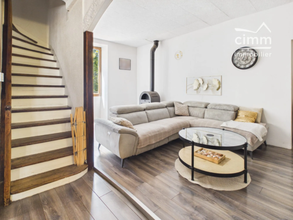 Maison T4 à Notre-Dame de l'Osier – Vue village, cave et garage