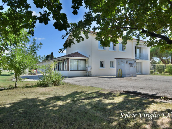 Grande maison familiale 6 chambres avec dépendance à Lamonzie-Saint-Martin
