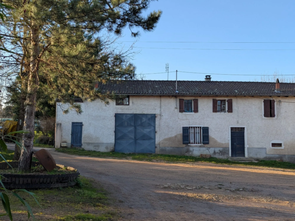 Magnifique maison ancienne à vendre à Corcelles-en-Beaujolais avec grand jardin et cave
