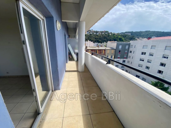 Vente appartement 2 pièces avec terrasse à Nice, proche Vauban