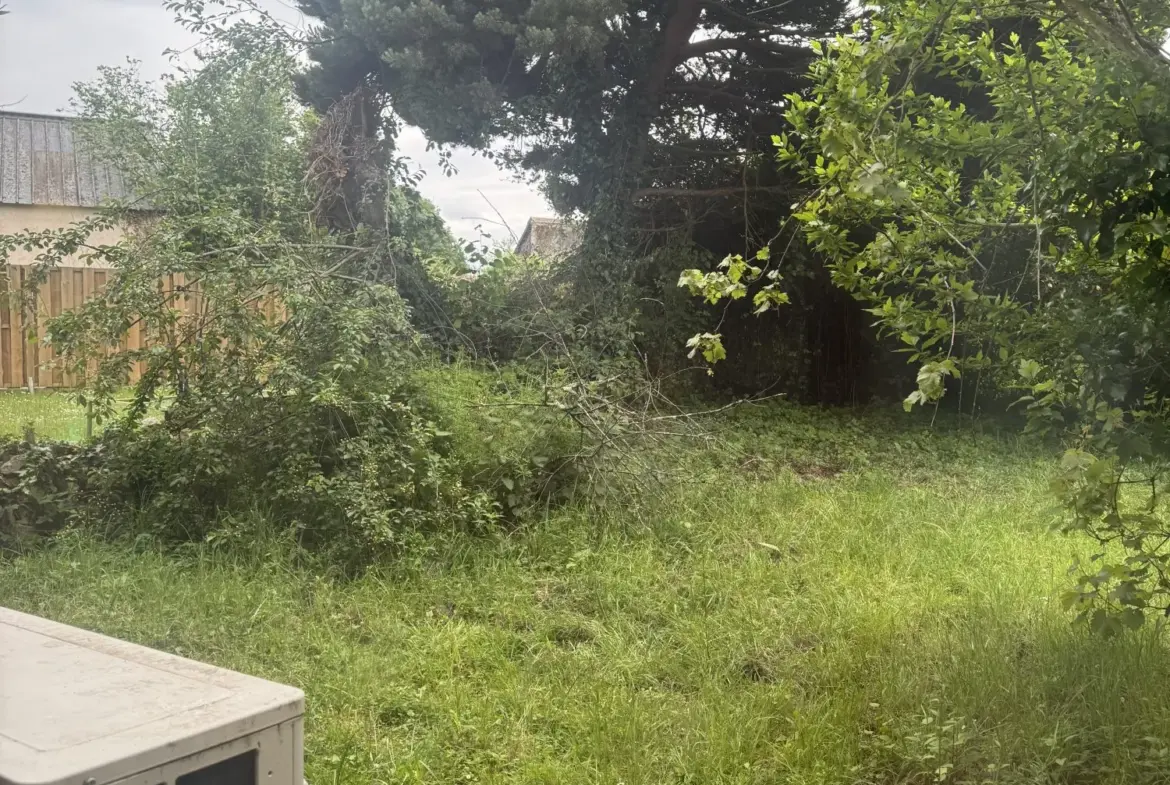 A vendre maison de bourg avec terrain et dépendance à Notre Dame des Landes 