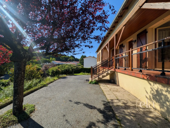 Maison 3 Chambres à Pouzauges - Belle Opportunité avec Grand Terrain