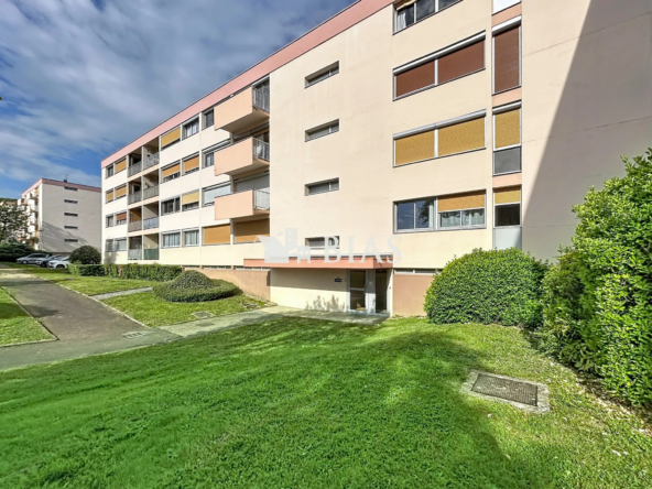Appartement T3 avec cave et balcon à Elbeuf - Résidence calme avec ascenseur