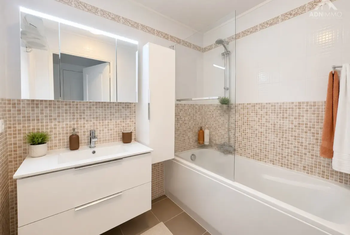 Appartement 3 pièces de 63 m² à Collonges avec parking et cave