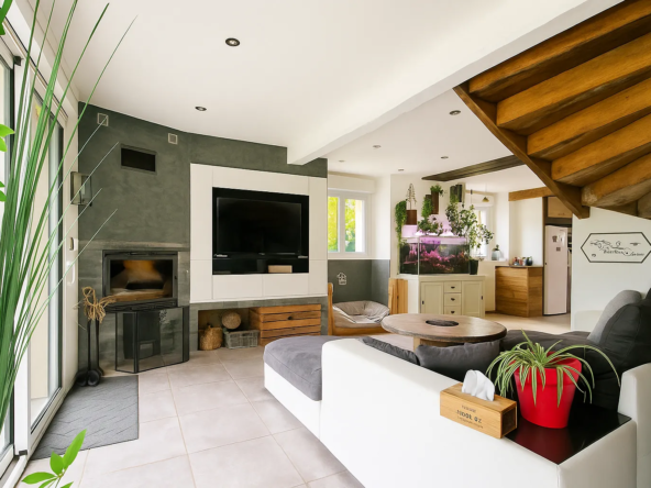 Maison rénovée avec grande grange et terrain à Cerisiers - Idéal famille