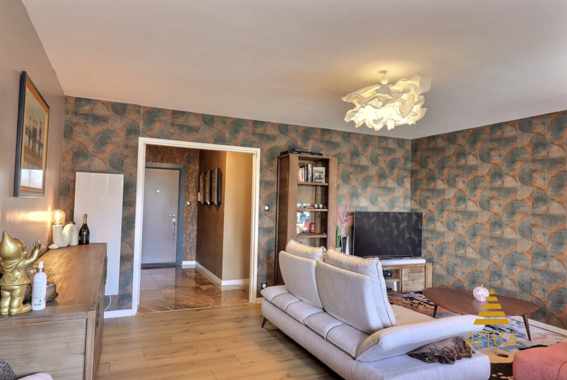Appartement T3 rénové avec balcon, parking sécurisé et cave à Cambrai 