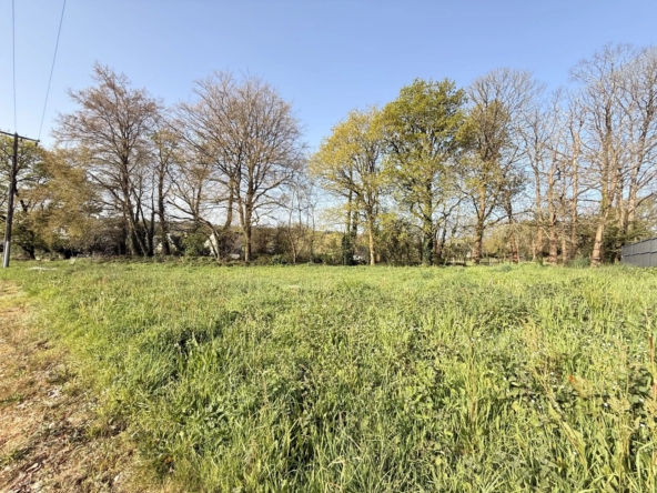 Terrain constructible à Stival de 1069 m² proche Pontivy