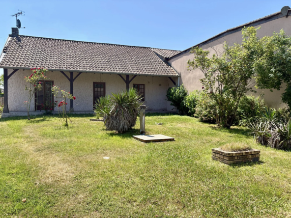 Maison ancienne avec jardin et dépendance à La Genète, proximité Tournus