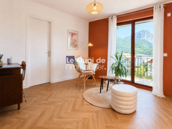 Appartement T2 avec vue panoramique à Bassens – Dernier étage et balcon
