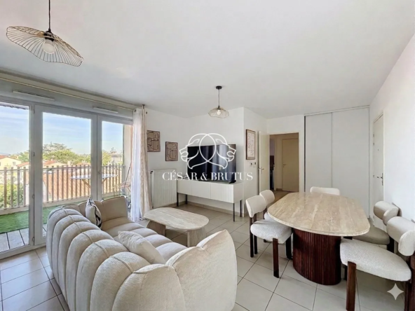 Bel Appartement T3 avec Balcon et Box à Vénissieux