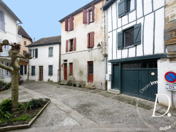 Plateau à aménager sous combles avec fort potentiel à Salies-de-Béarn