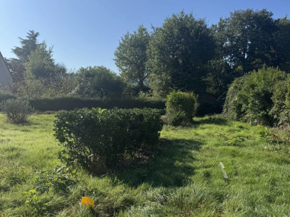 Terrain constructible de 750 m² à Veigné - Emplacement idéal et viabilisé