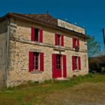 ANCIENNE MAISON D ANTIQUAIRE Maison en pierre rare à Mussidan en Dordogne avec potentiel exceptionnel