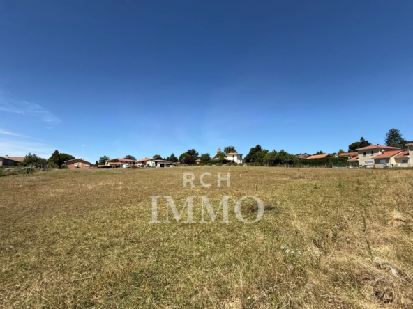 Terrain constructible viabilisé de 650 m² à Les Côtes-d'Arey, proche Lyon et Vienne